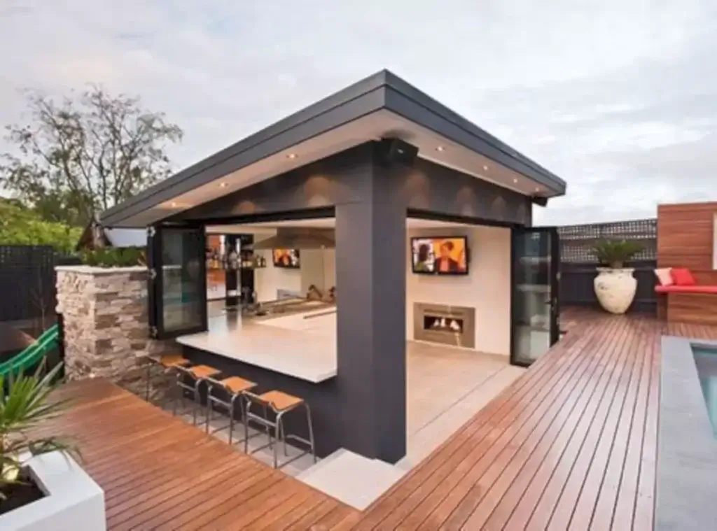 Modern Outdoor Kitchen