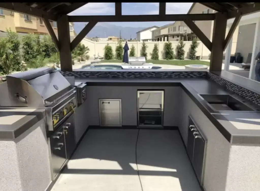 U-Shaped Outdoor Kitchen